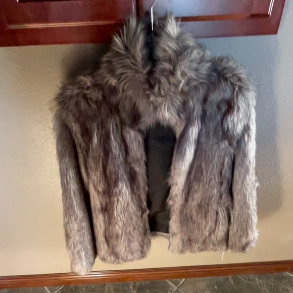 Beautiful Double Sided Faux Fur Coat🤩 - Picture 9 of 11